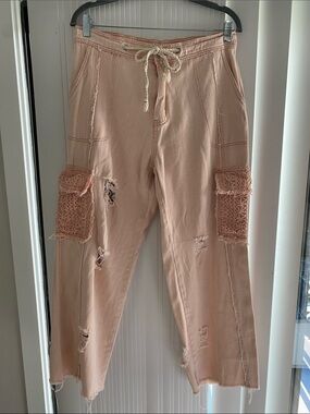 POL Crochet-Pocket Cargo Pants in Pale Peach- like new ** see description